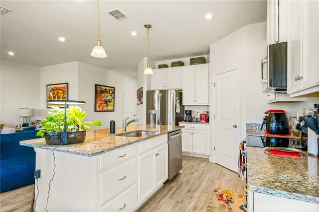 $2,700 | 4202 Keeson Circle, Vero Beach, FL 32967