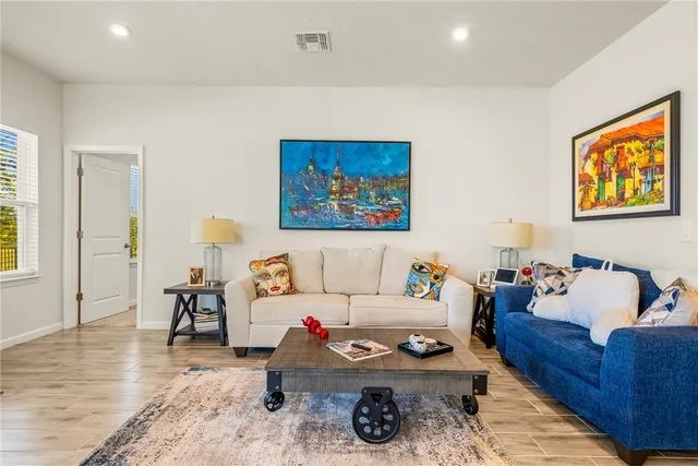 $2,700 | 4202 Keeson Circle, Vero Beach, FL 32967