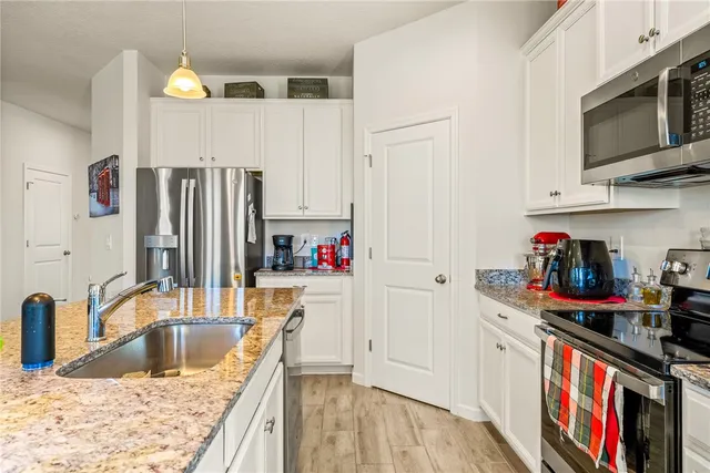 $2,700 | 4202 Keeson Circle, Vero Beach, FL 32967