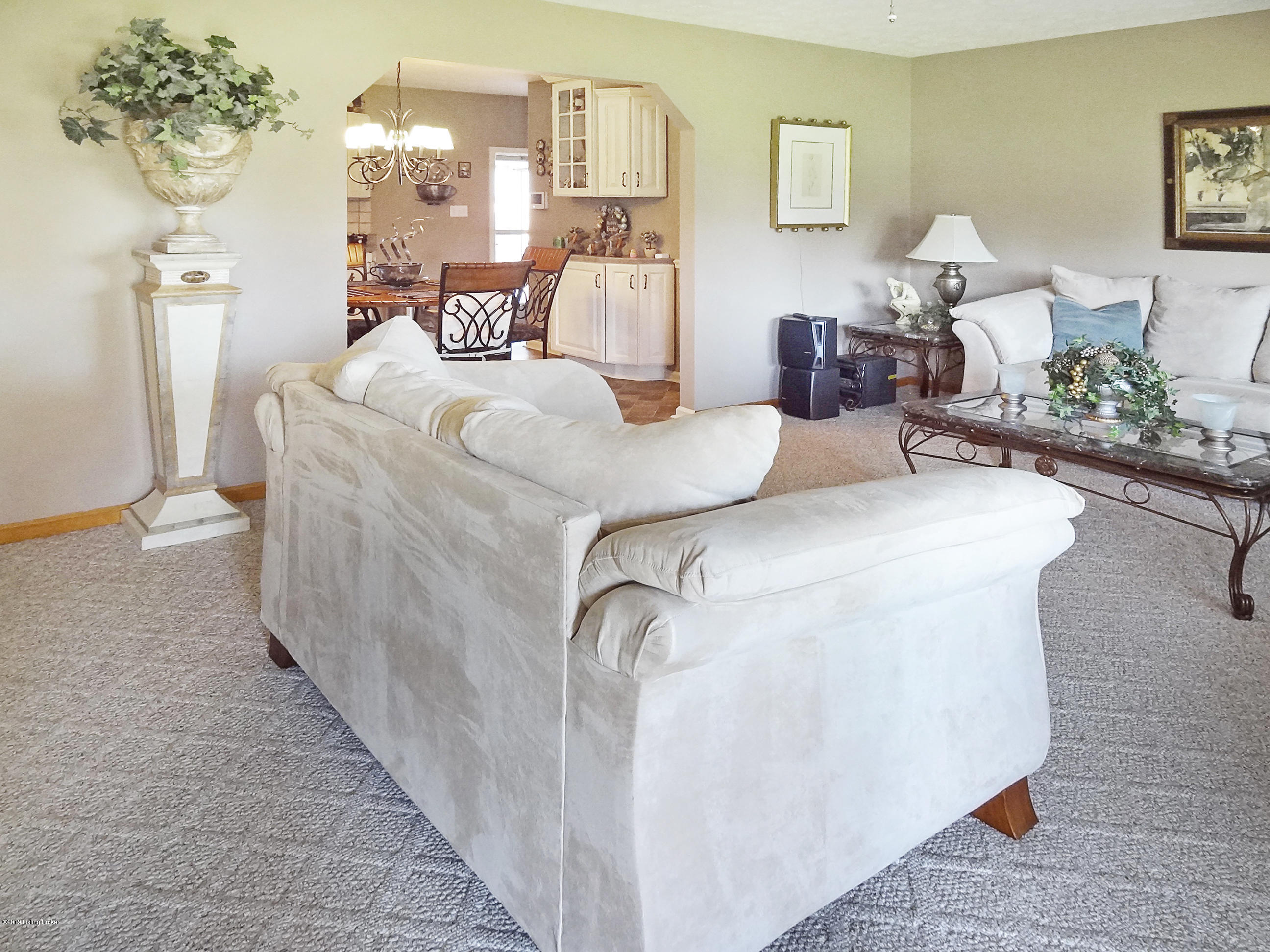 4631 Dover Road Louisville, KY 40216 - Photo 8 of 31 DSC06983