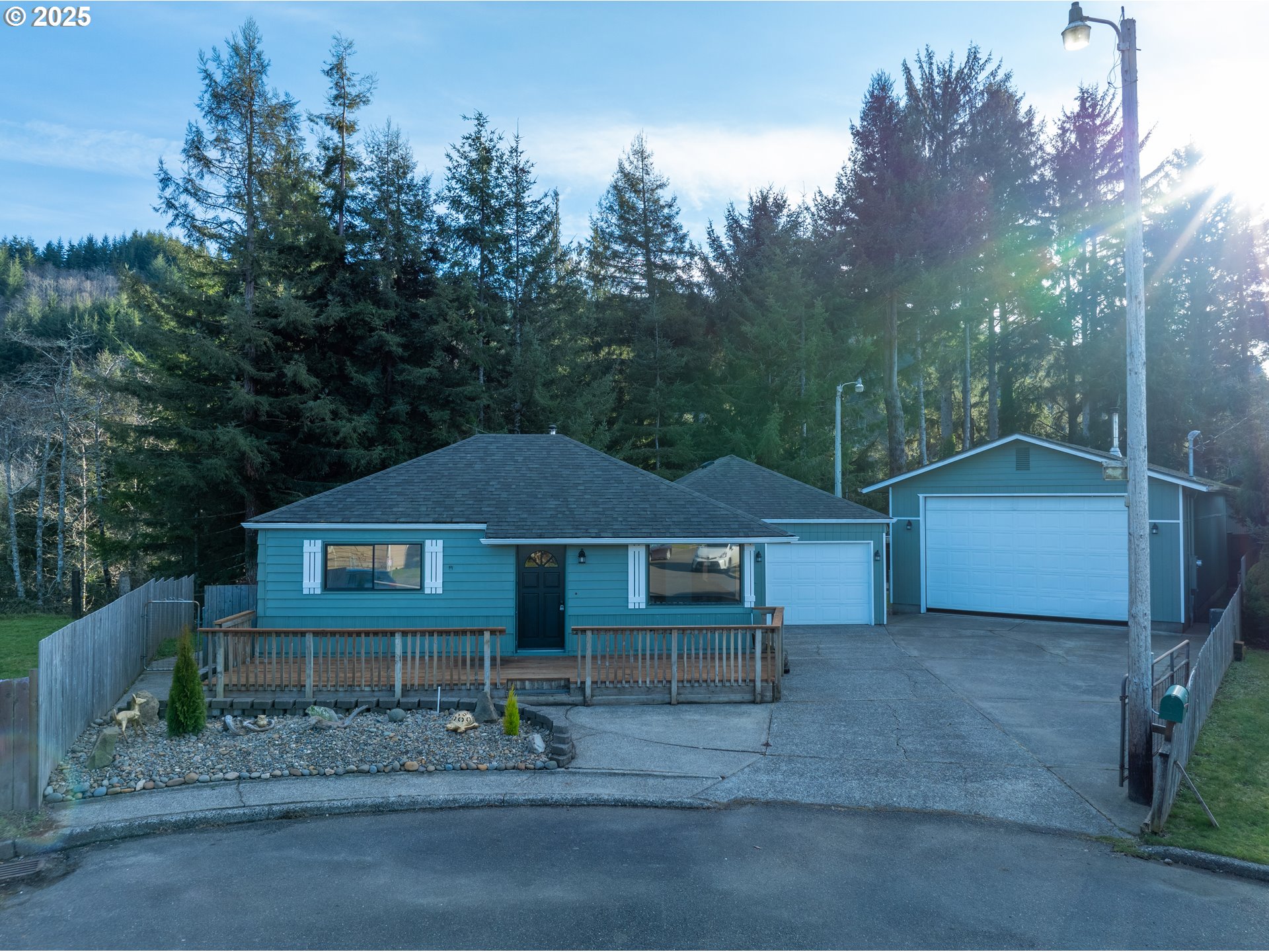 698 East Alder Place Reedsport, OR 97467 - Photo 1 of 39 Gallery Image 1