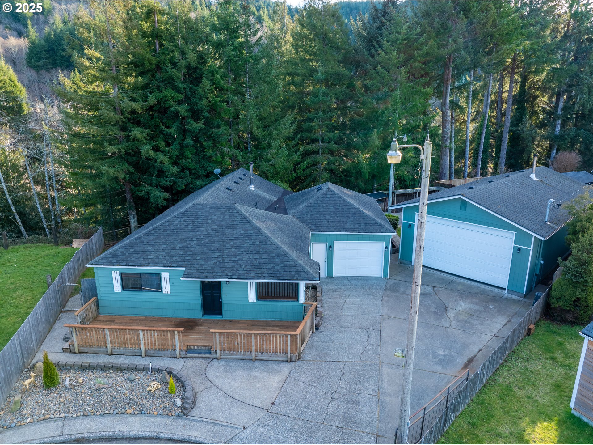 698 East Alder Place Reedsport, OR 97467 - Photo 29 of 39 Exterior