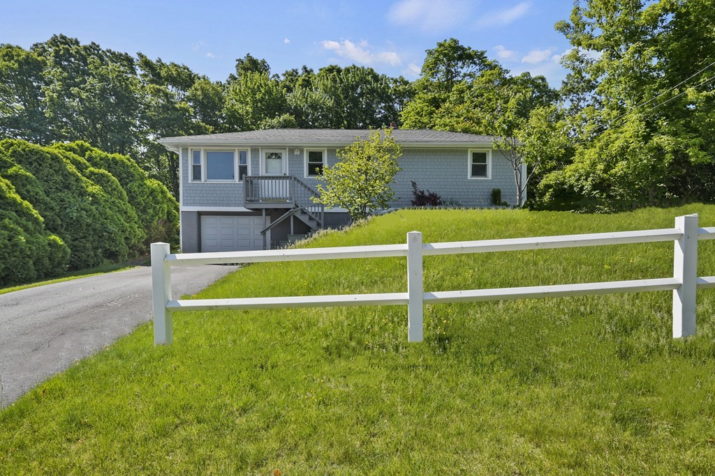 a house view with a outdoor space