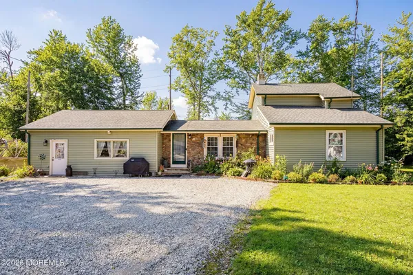 $475,000 | 7 Marl Road, Farmingdale, NJ 07727