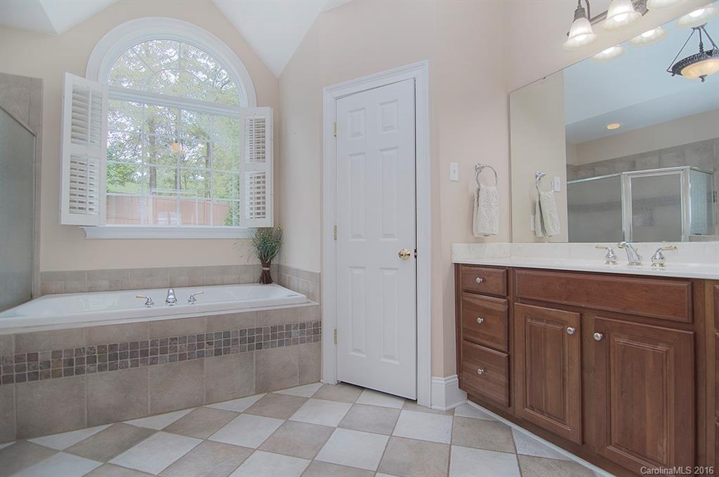 322 Hemmingway Lane Fort Mill, SC 29708 - Photo 11 of 24 Gallery Image 11