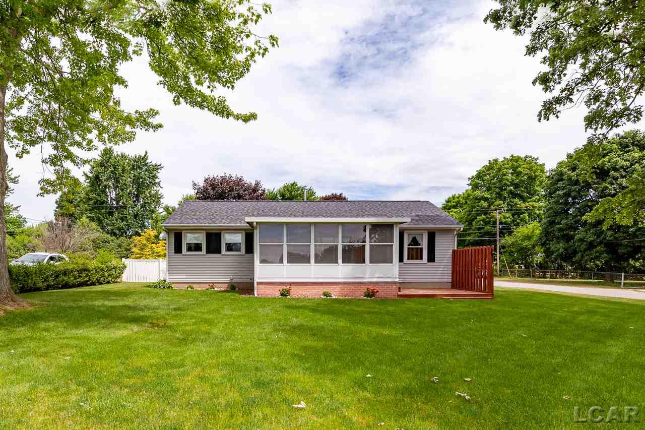2088 West Cadmus Road Adrian, MI 49221 - Photo 4 of 38 50015031-3.JPG
