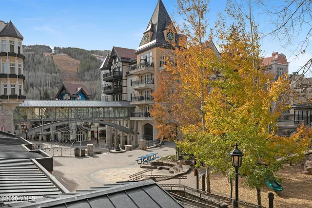 a view of a pathway both side of building