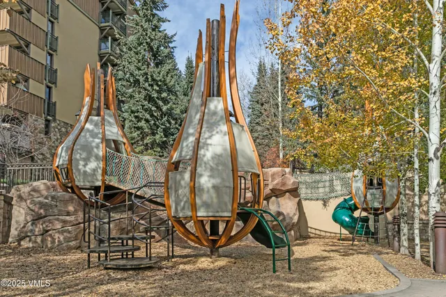 $999,000 | 555 East Lionshead Circle, Unit 202, Vail, CO 81657