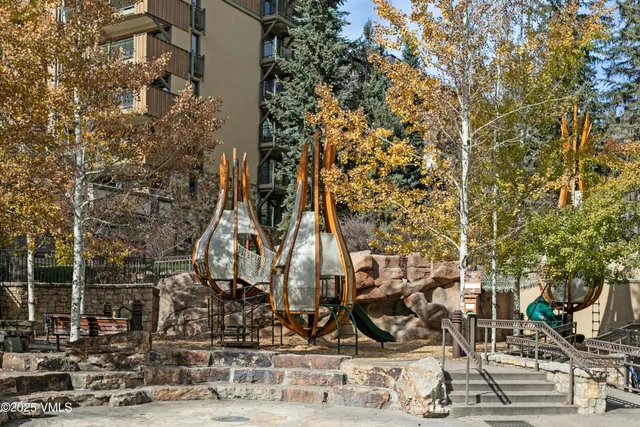 $999,000 | 555 East Lionshead Circle, Unit 202, Vail, CO 81657