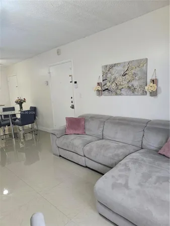 $250,000 | 10786 North Kendall Drive, Unit D5, Miami, FL 33176
