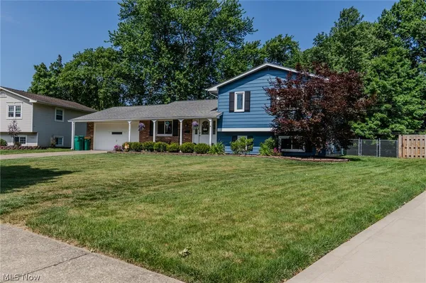 $299,900 | 6478 Fairfax Drive, Mentor, OH 44060