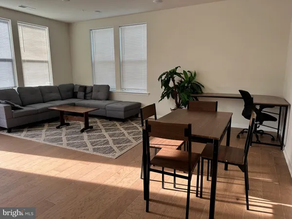 $4,095 | 807 Shay Court, Princeton Junction, NJ 08550