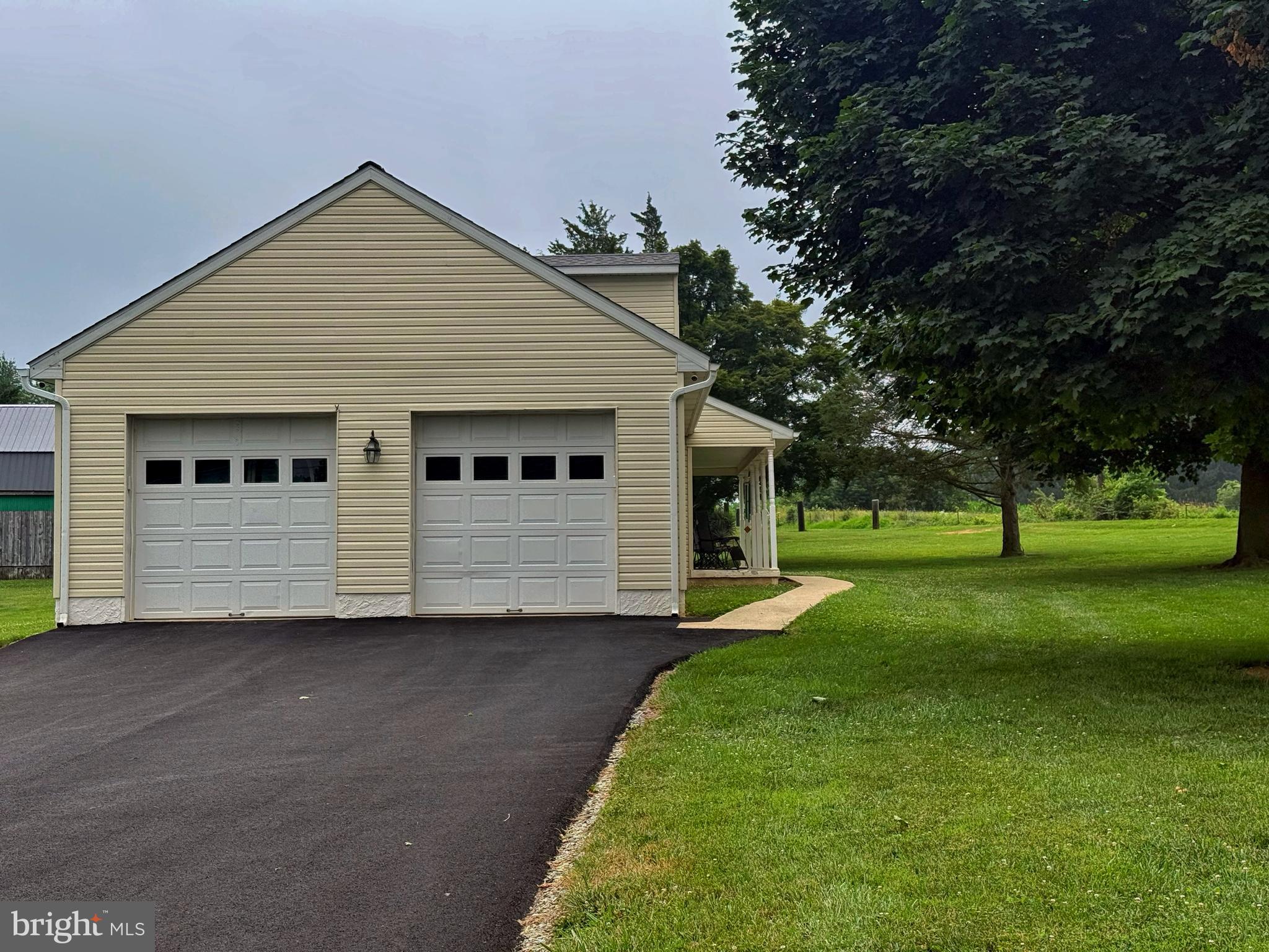 203 Honeysuckle Road Nottingham, PA 19362 - Photo 3 of 15 Oversized Garage