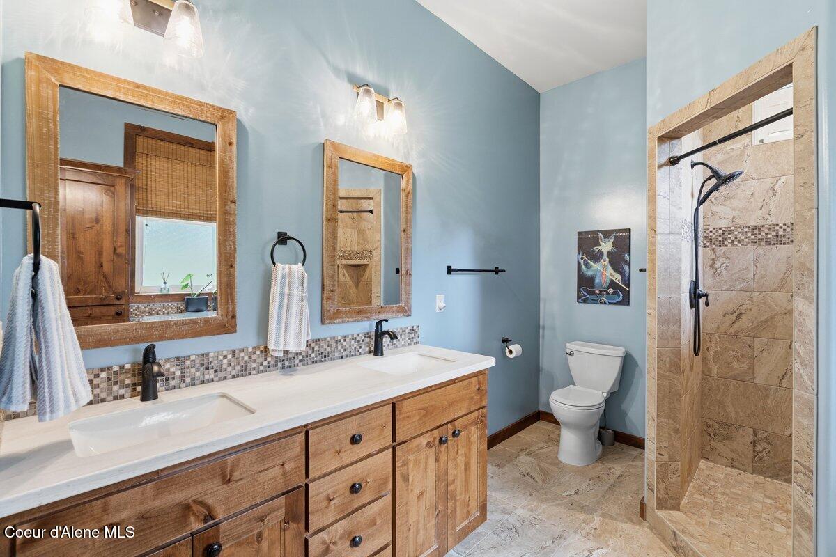 175 Hanaford Road Blanchard, ID 83804 - Photo 23 of 53 Primary Bathroom