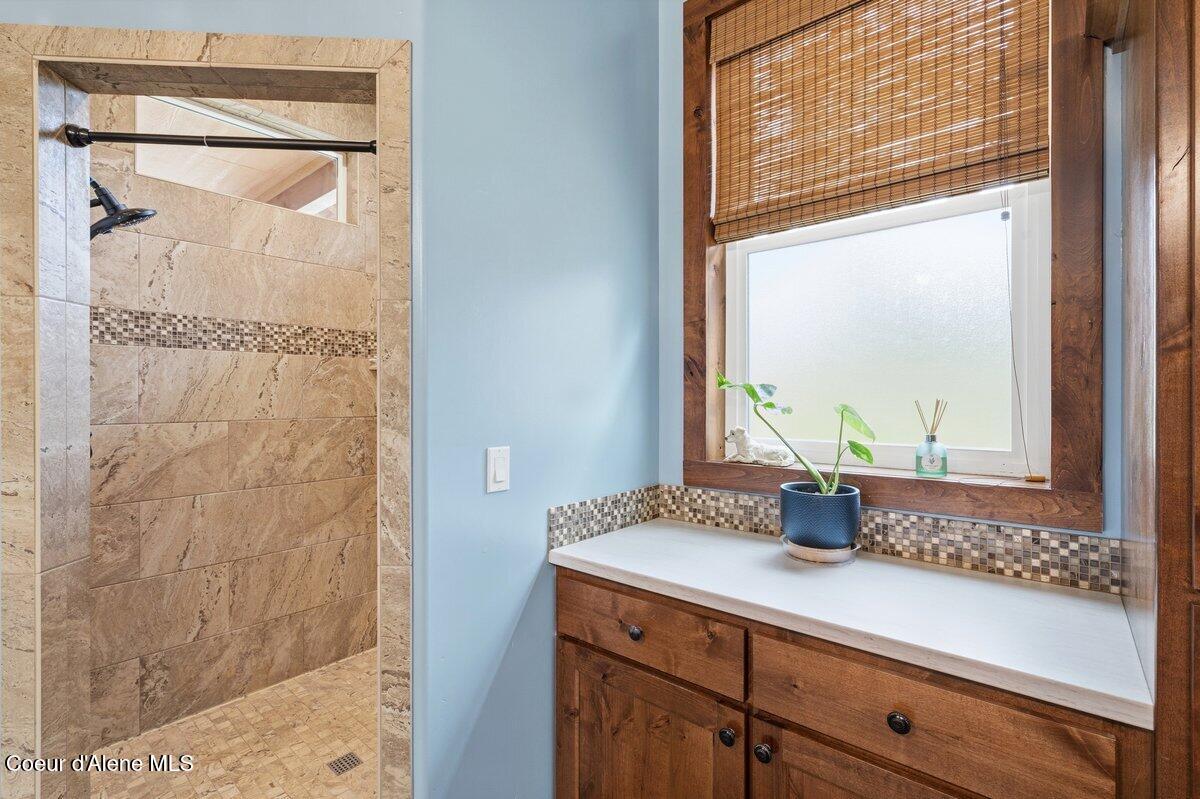 175 Hanaford Road Blanchard, ID 83804 - Photo 25 of 53 Primary Bathroom 3