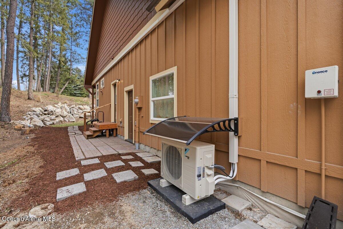 175 Hanaford Road Blanchard, ID 83804 - Photo 41 of 53 Side Entrance