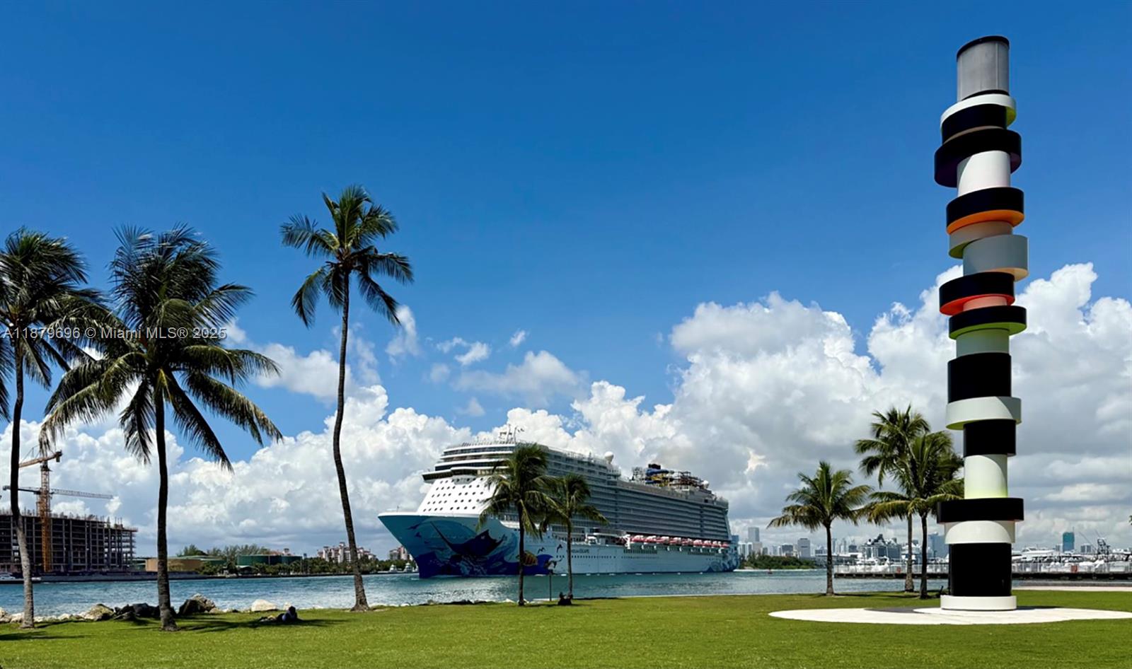 90 Alton Road, Unit 1703 Miami Beach, FL 33139 - Photo 45 of 48 a front view of multi story residential apartment building with yard