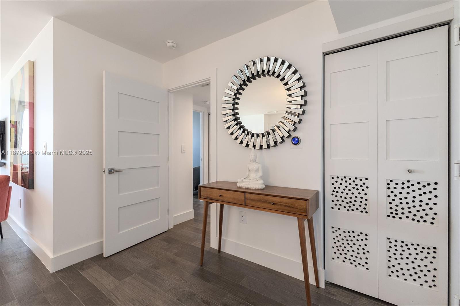 90 Alton Road, Unit 1703 Miami Beach, FL 33139 - Photo 9 of 48