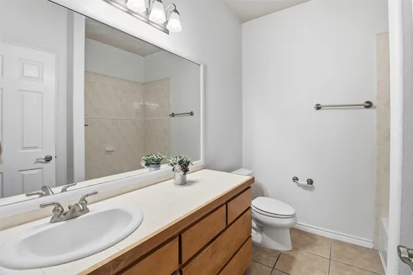 $360,000 | 127 Turkey Run, Meadowlakes, TX 78654