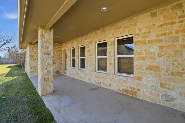 $360,000 | 127 Turkey Run, Meadowlakes, TX 78654