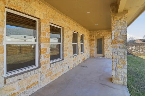 $360,000 | 127 Turkey Run, Meadowlakes, TX 78654