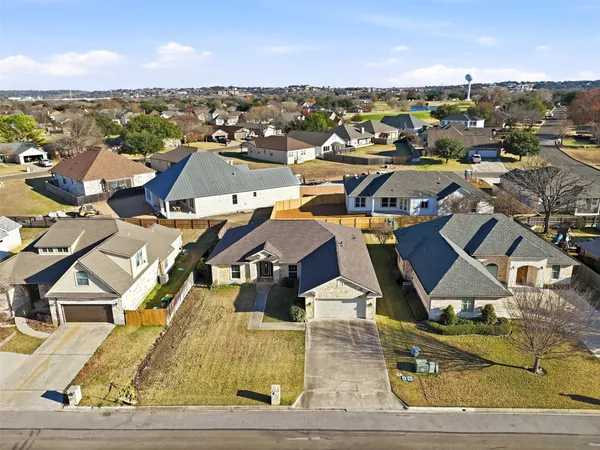 $360,000 | 127 Turkey Run, Meadowlakes, TX 78654