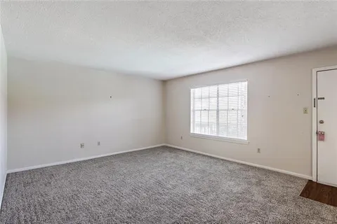 $1,700 | 2700 Whitney Place, Unit 826, Metairie, LA 70002