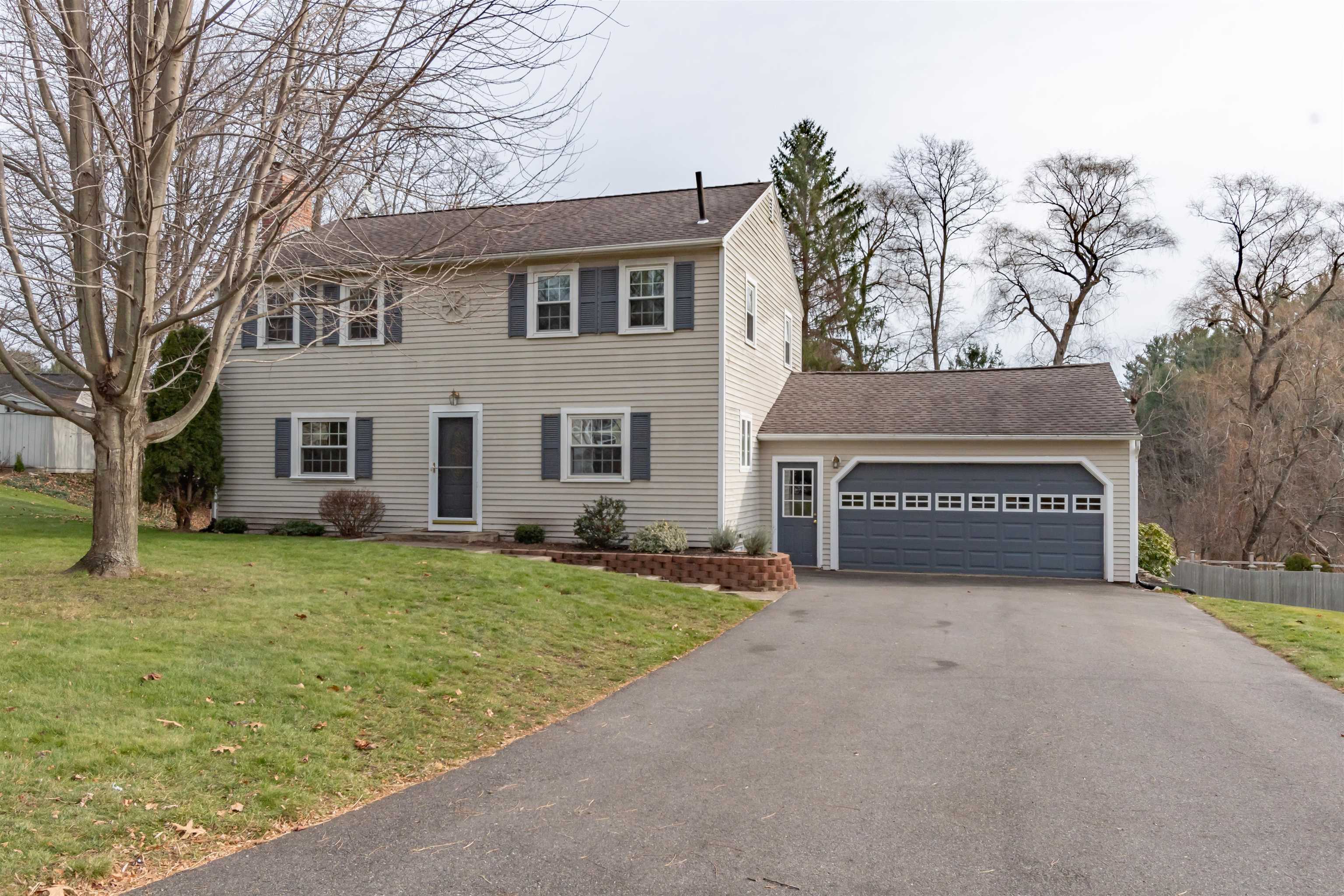 4 Sheffield Road Nashua, NH 03062 - Photo 1 of 32