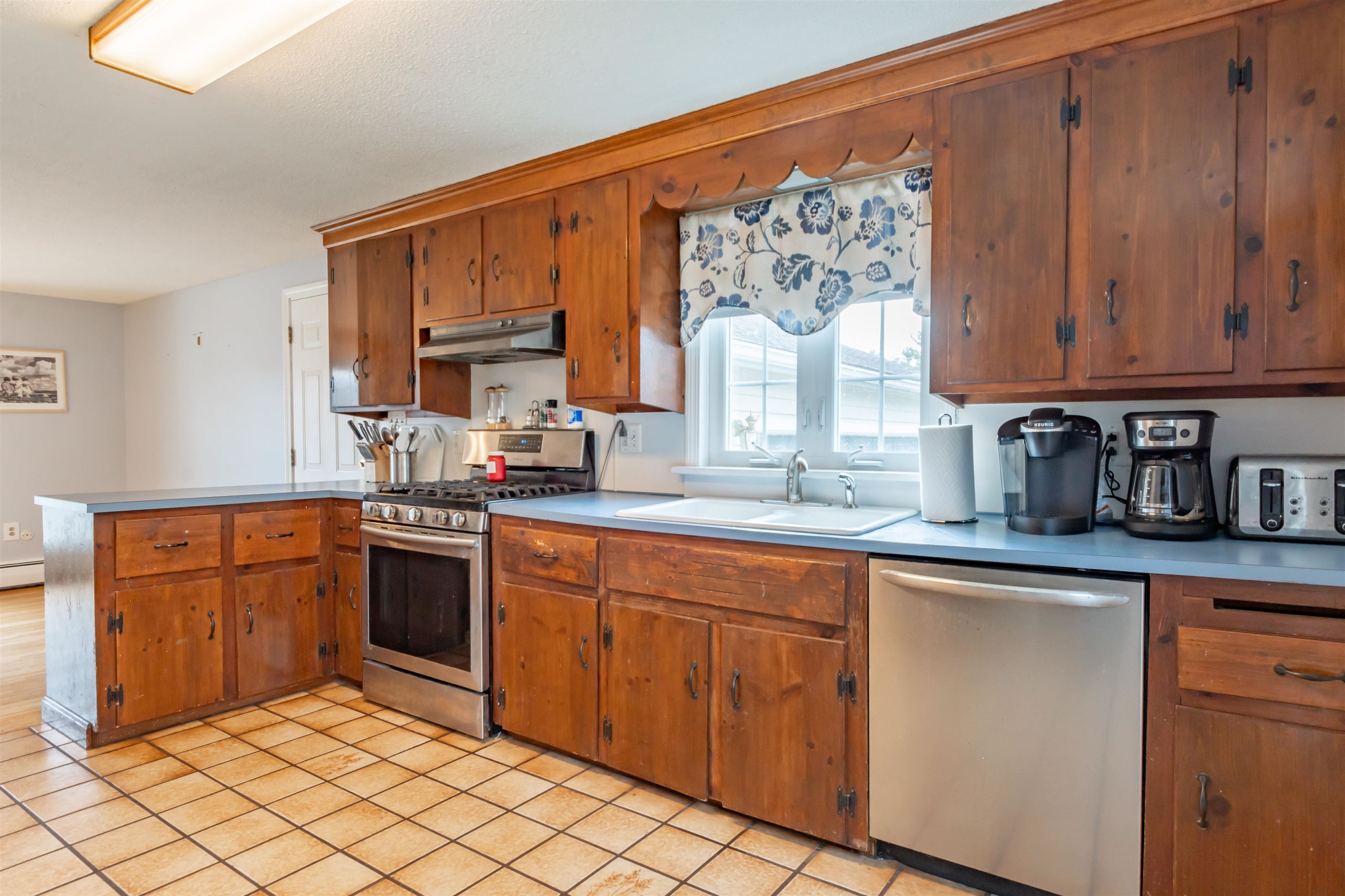 4 Sheffield Road Nashua, NH 03062 - Photo 29 of 32