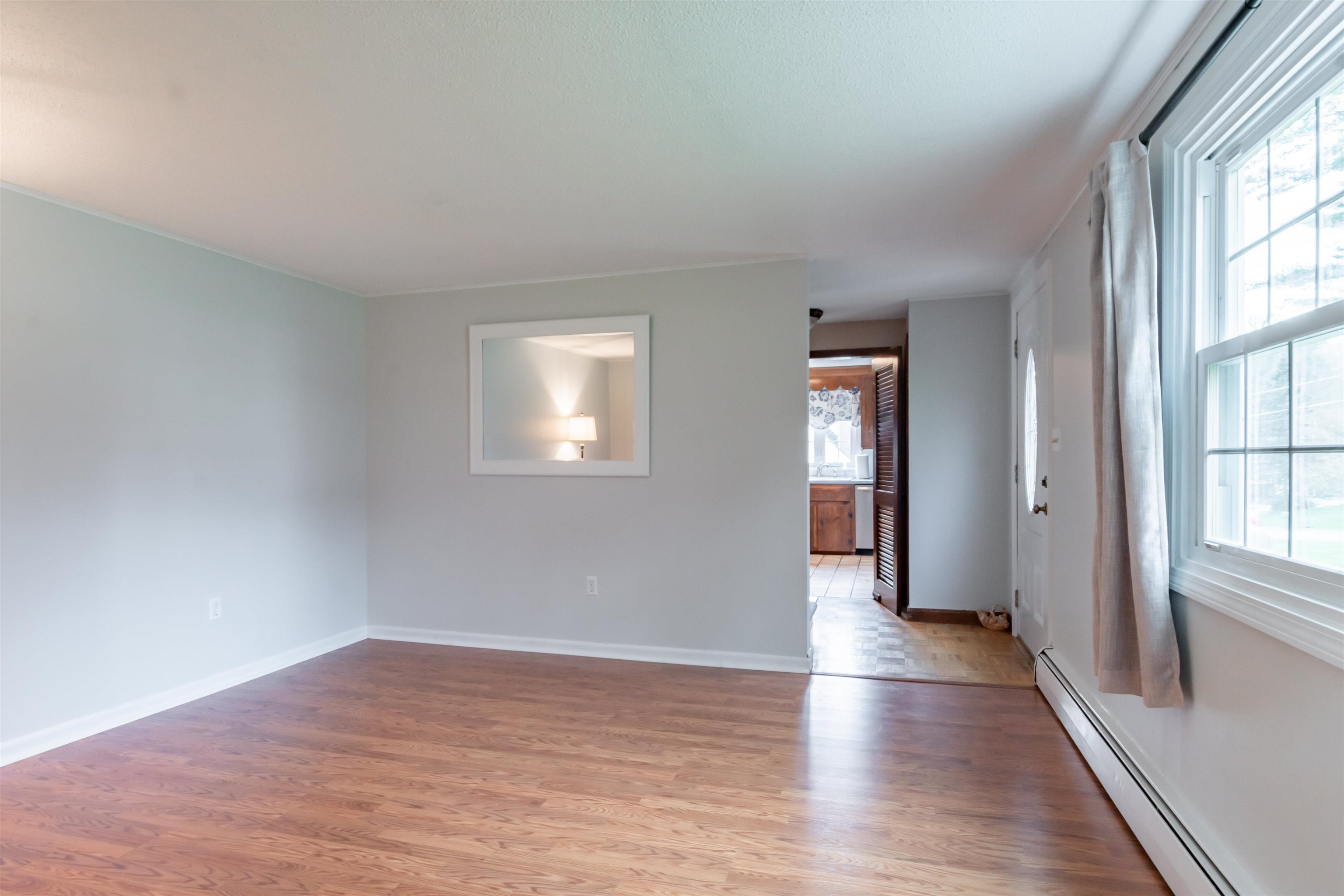 4 Sheffield Road Nashua, NH 03062 - Photo 3 of 32
