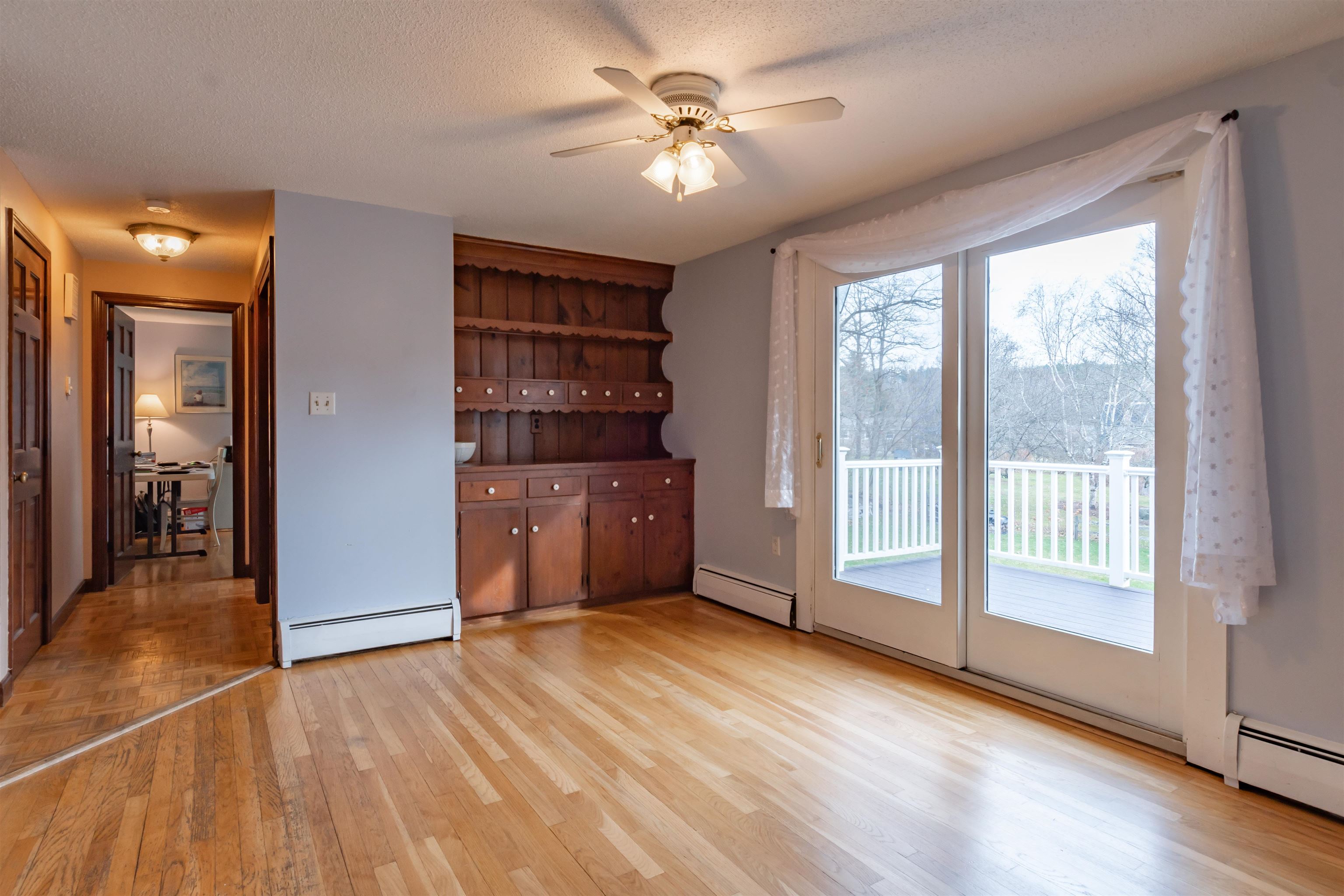 4 Sheffield Road Nashua, NH 03062 - Photo 5 of 32