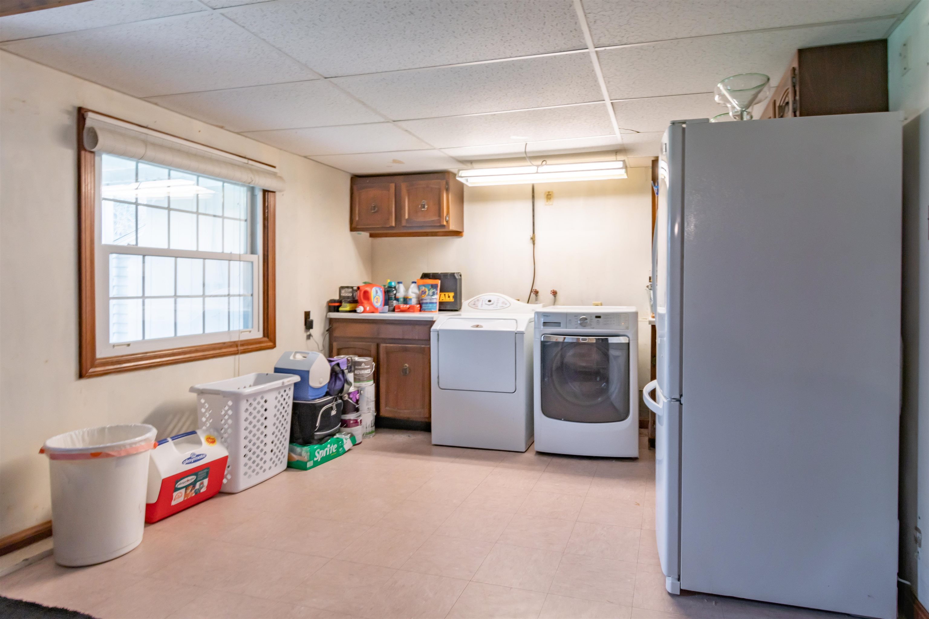 4 Sheffield Road Nashua, NH 03062 - Photo 7 of 32