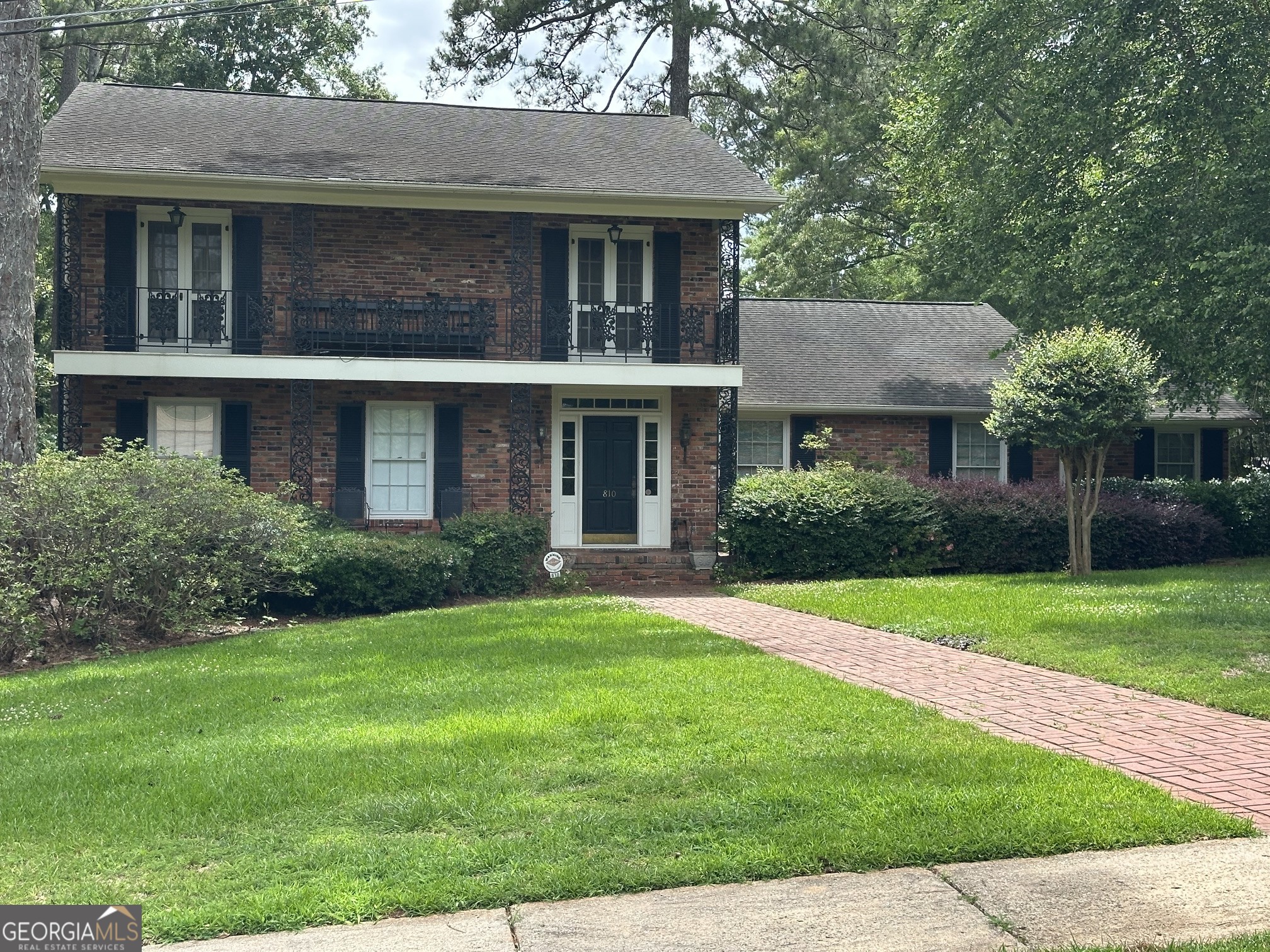 810 Stewart Avenue Union Point, GA 30669 - Photo 2 of 36