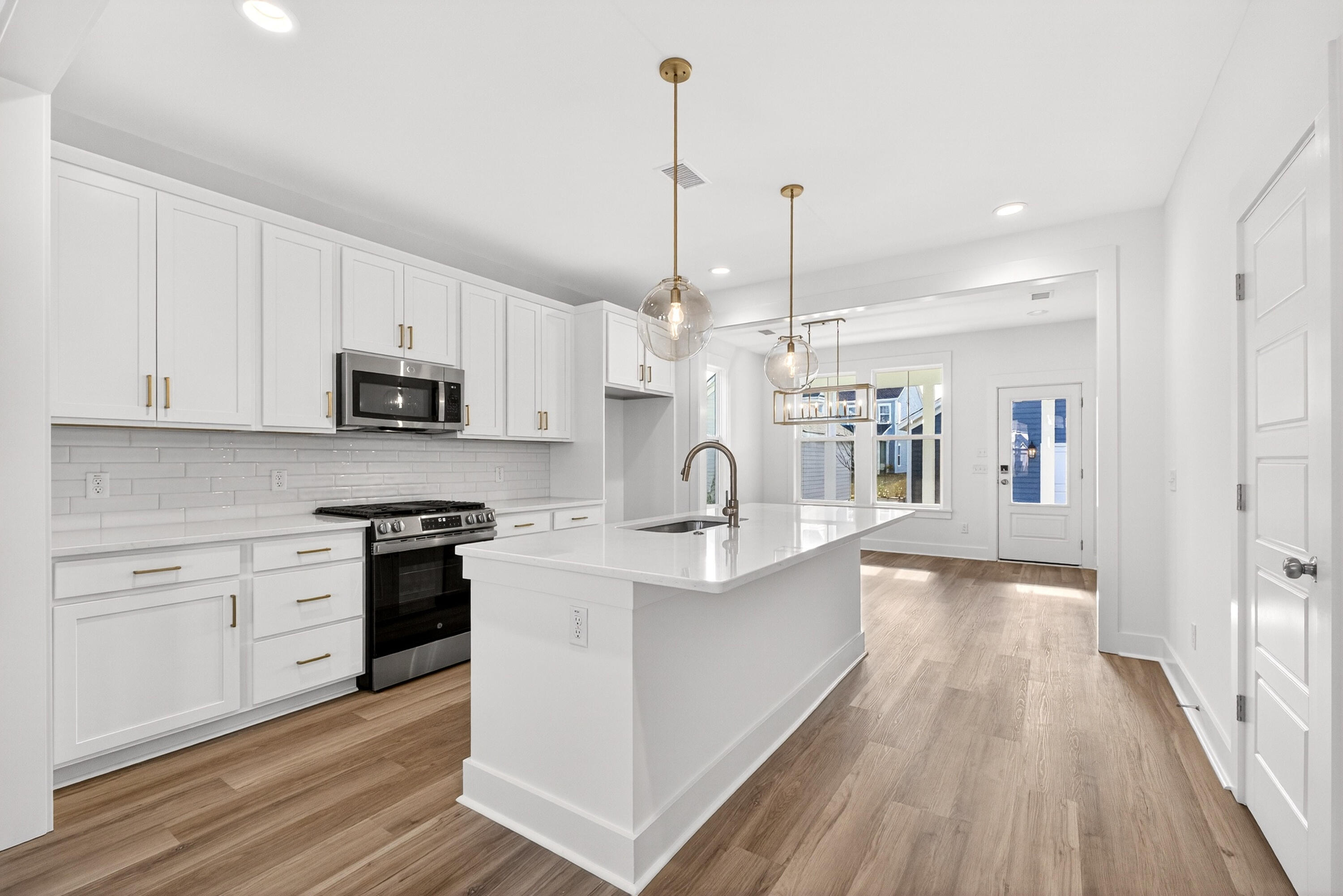 745 Blueway Avenue Summerville, SC 29486 - Photo 7 of 32 Rowan P 1610 (8)