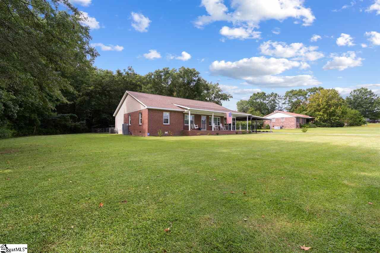 216 Oak Dr Extension Honea Path, SC 29654 - Photo 2 of 18 Gallery Image 2