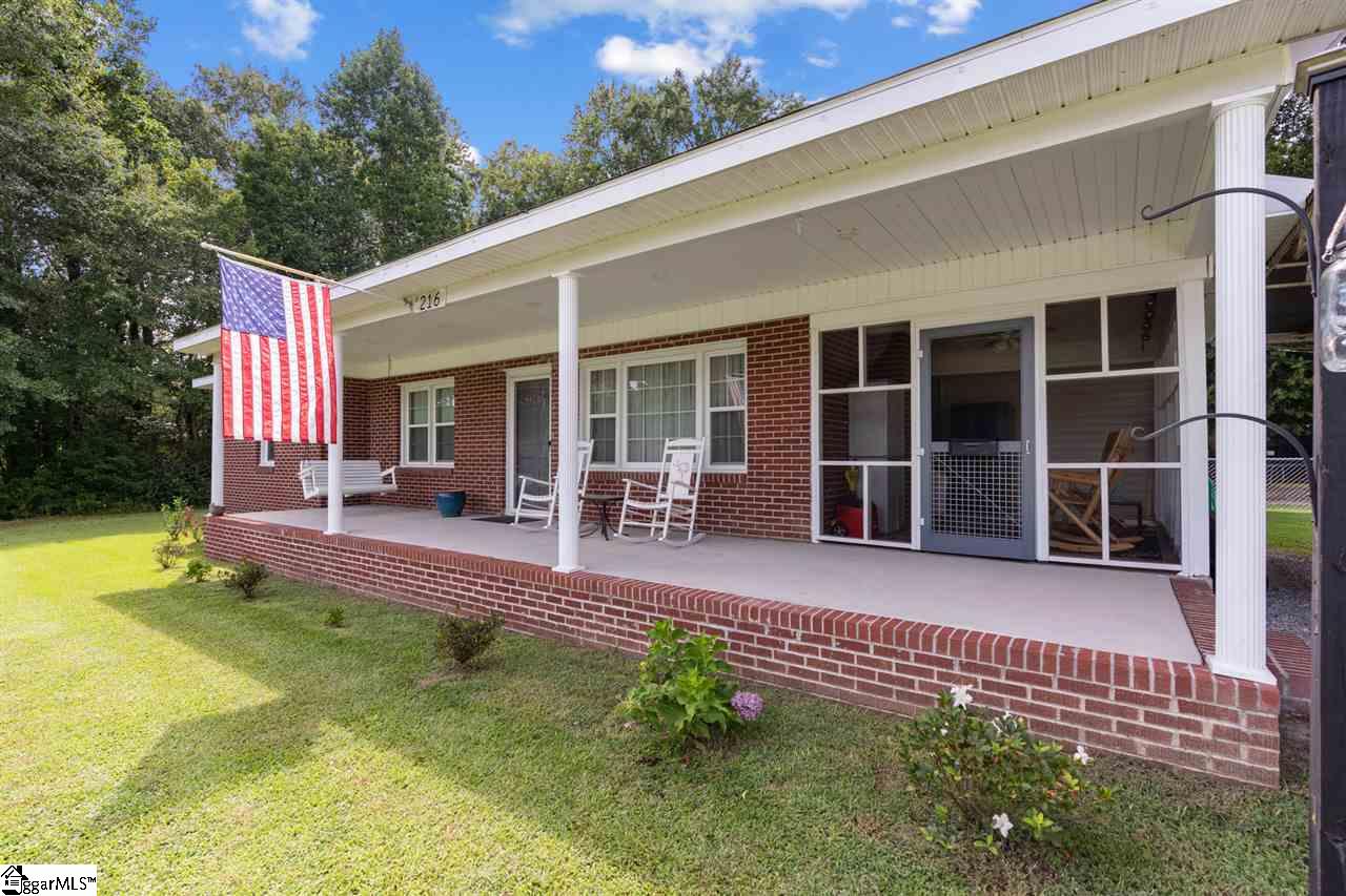 216 Oak Dr Extension Honea Path, SC 29654 - Photo 3 of 18 Gallery Image 3
