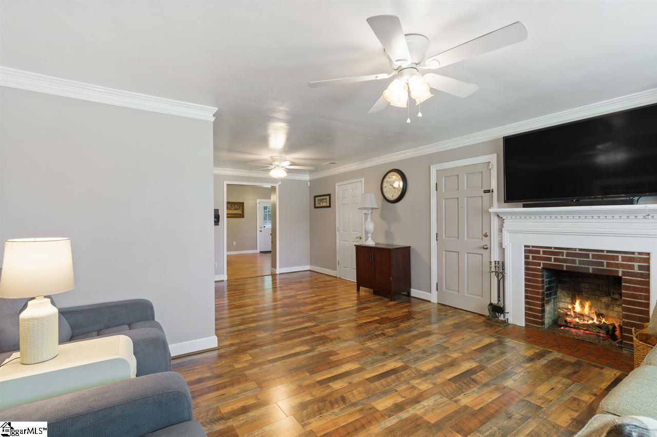 216 Oak Dr Extension Honea Path, SC 29654 - Photo 4 of 18 Gallery Image 4