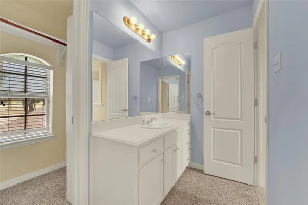 $3,800 | 2202 Southern Oaks Drive, Cedar Hill, TX 75104