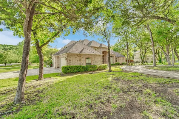 $3,800 | 2202 Southern Oaks Drive, Cedar Hill, TX 75104