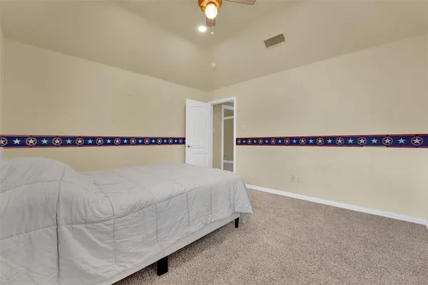 $3,800 | 2202 Southern Oaks Drive, Cedar Hill, TX 75104