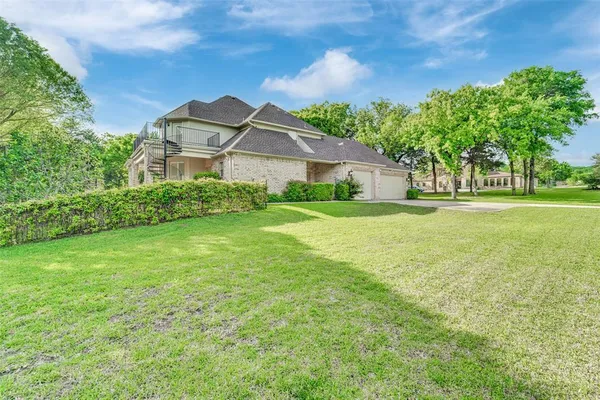 $3,800 | 2202 Southern Oaks Drive, Cedar Hill, TX 75104