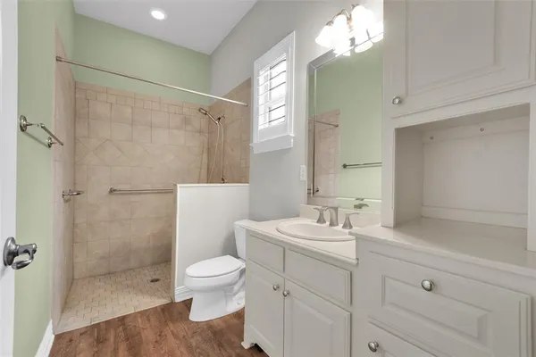 $3,800 | 2202 Southern Oaks Drive, Cedar Hill, TX 75104