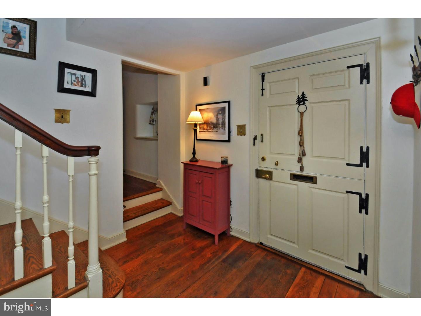 752 Fetters Mill Road Huntingdon Valley, PA 19006 - Photo 4 of 25 Hallway