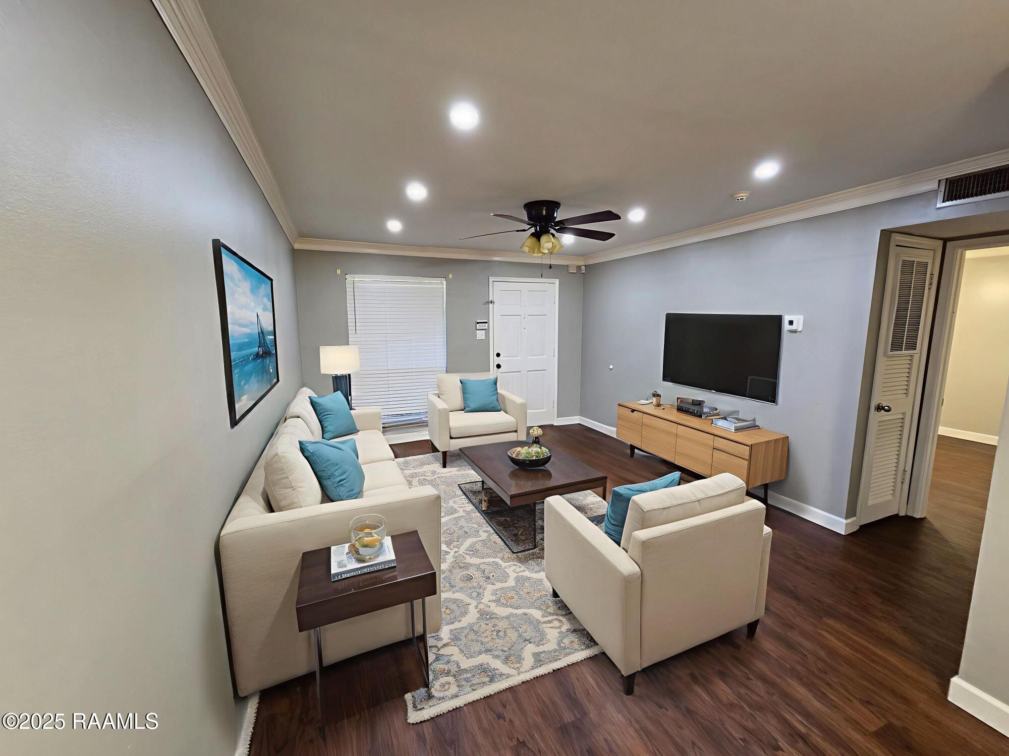 701 South College Road, Unit 109 Lafayette, LA 70503 - Photo 4 of 17 4 - LR