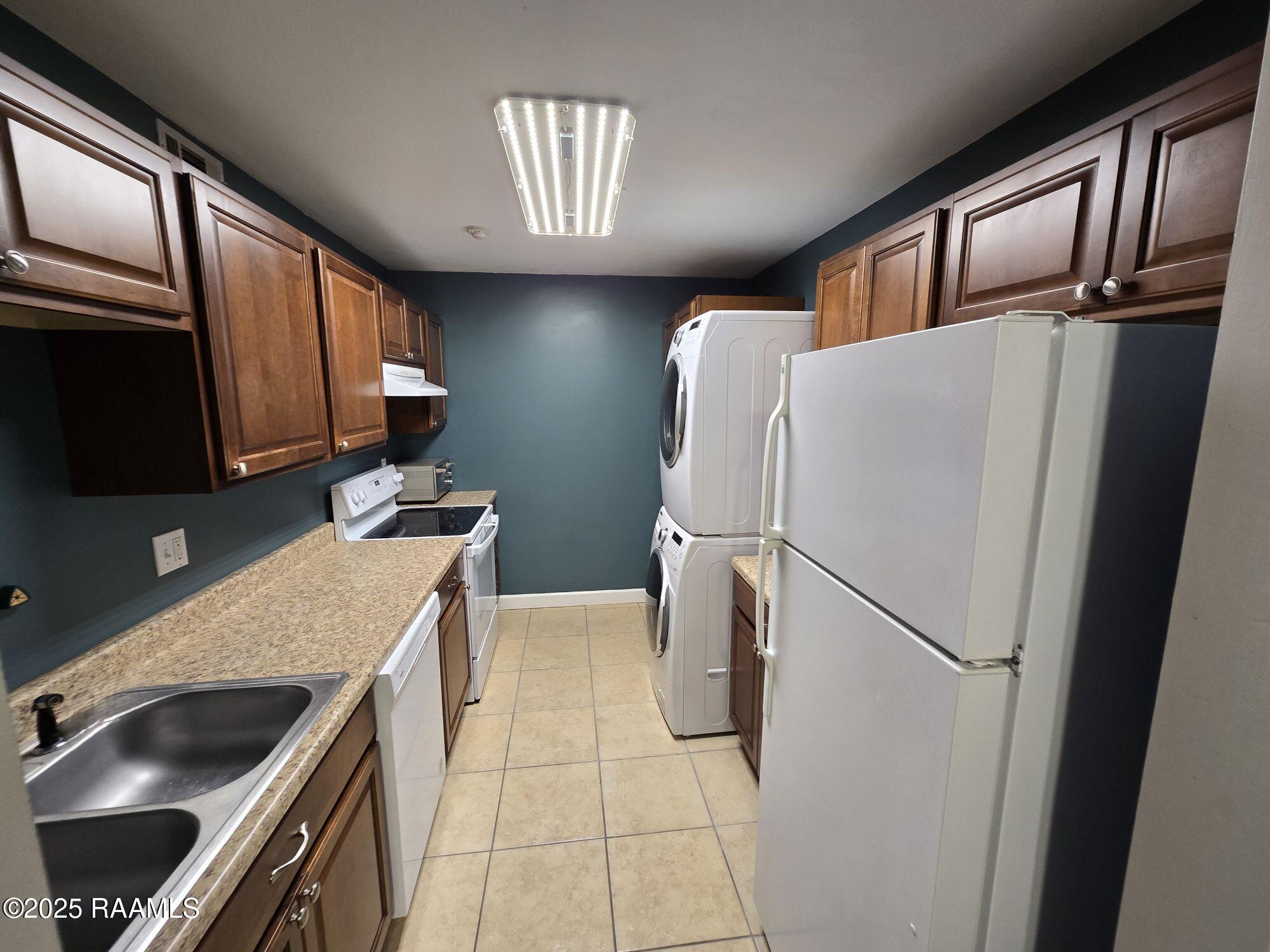 701 South College Road, Unit 109 Lafayette, LA 70503 - Photo 8 of 17 8 - KIT