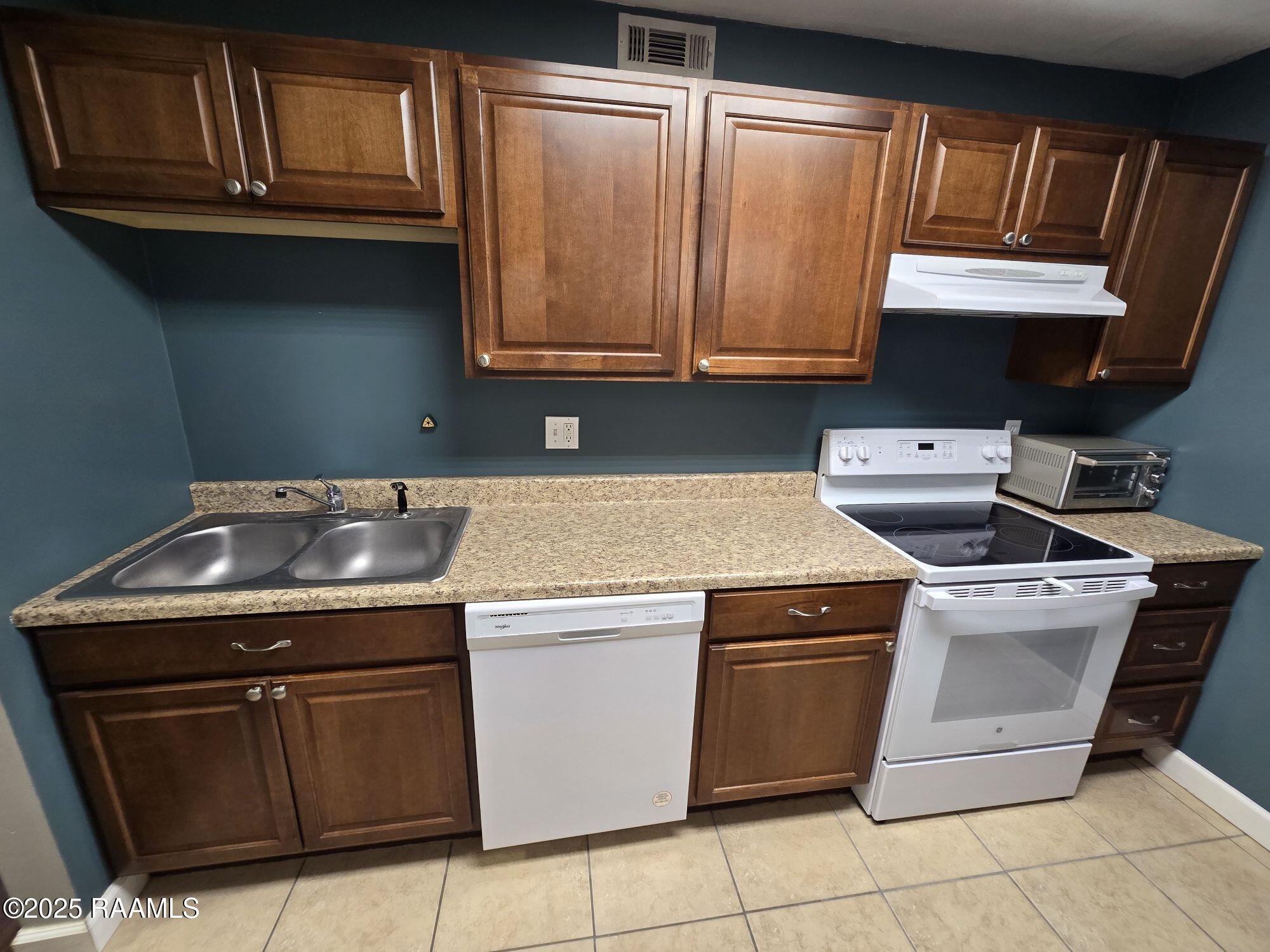 701 South College Road, Unit 109 Lafayette, LA 70503 - Photo 9 of 17 9 - KIT
