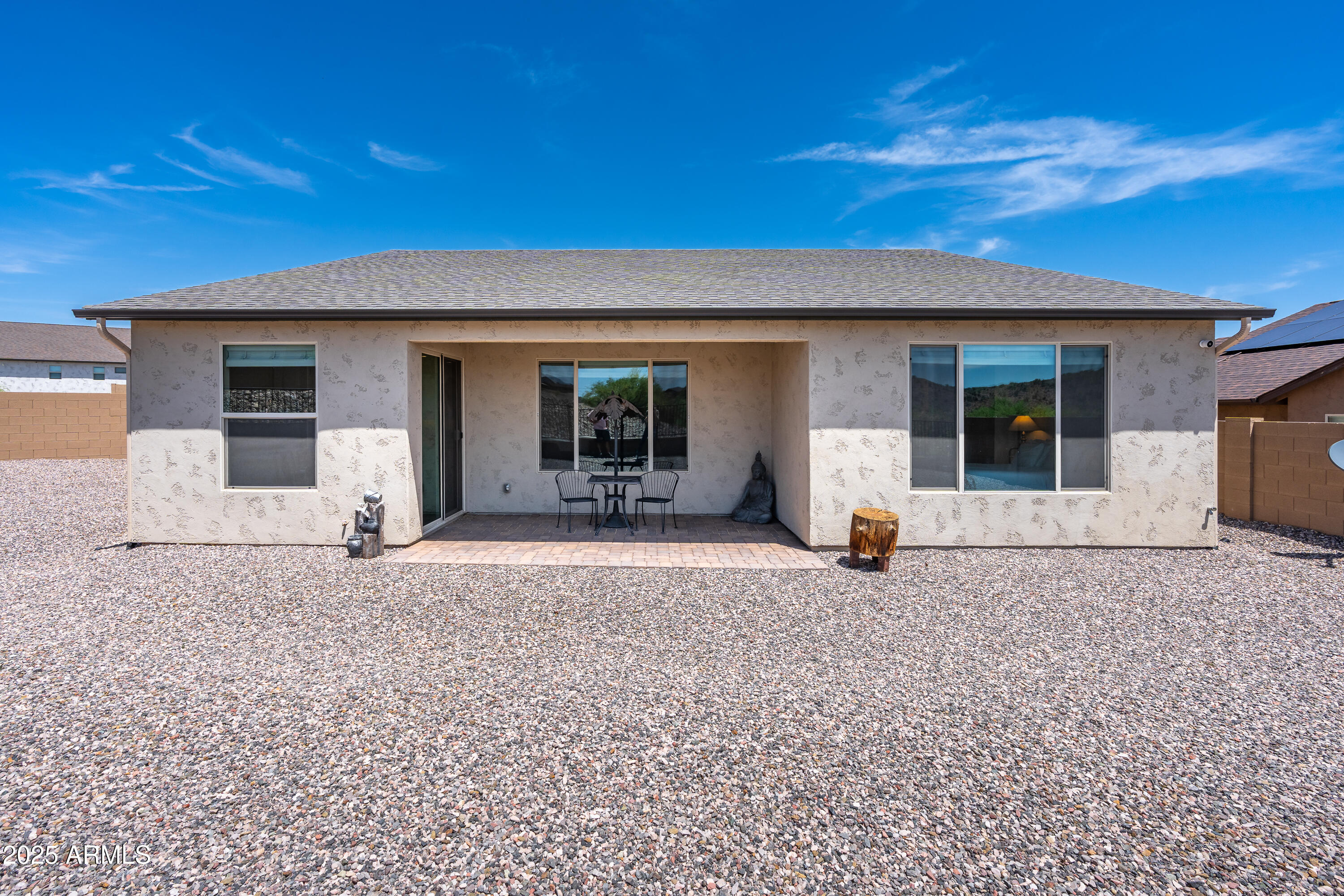 439 McKinnon Road Clarkdale, AZ 86324 - Photo 19 of 39 front view of a house with a patio