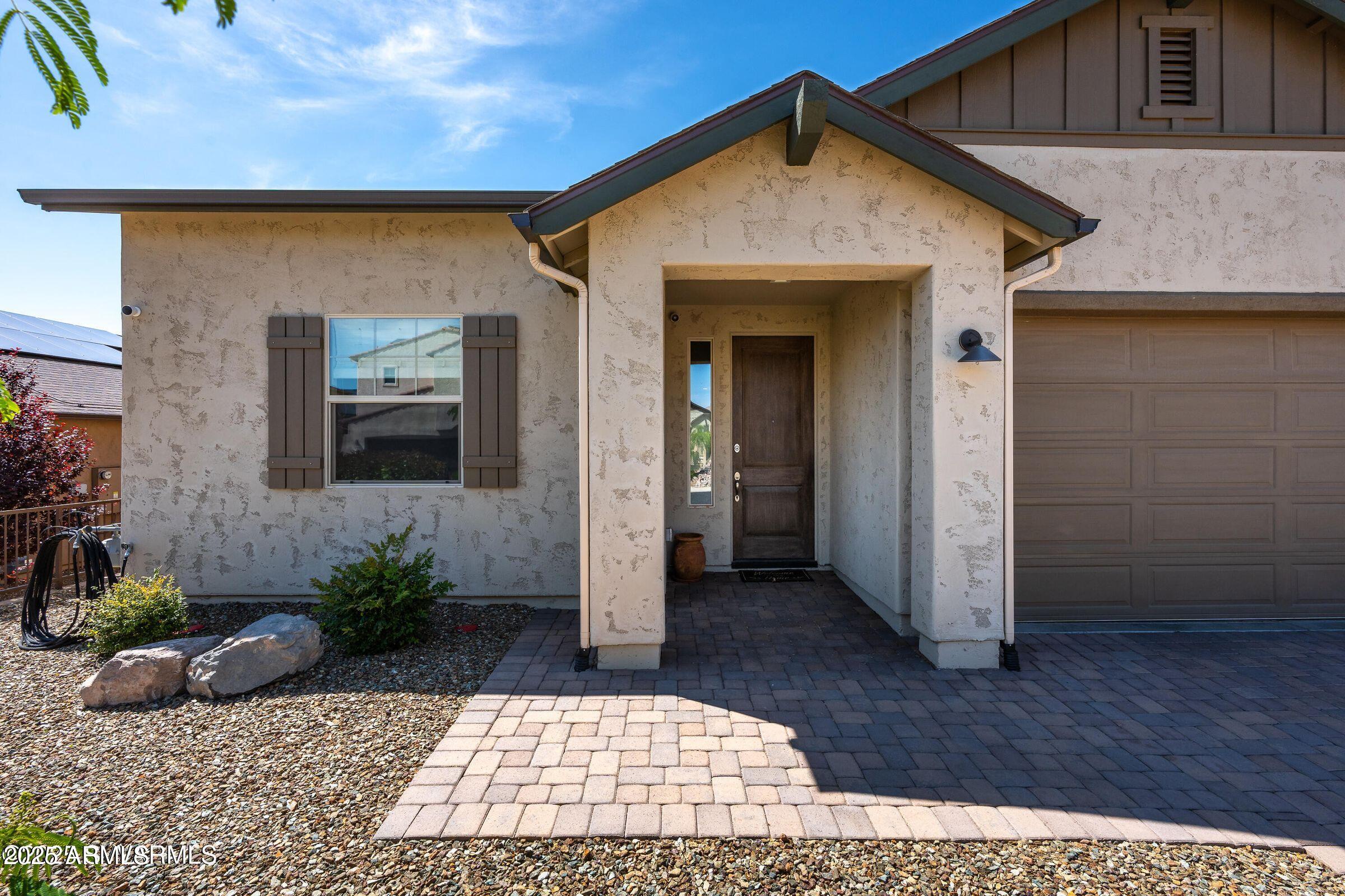 439 McKinnon Road Clarkdale, AZ 86324 - Photo 2 of 39 a view of a house with a yard