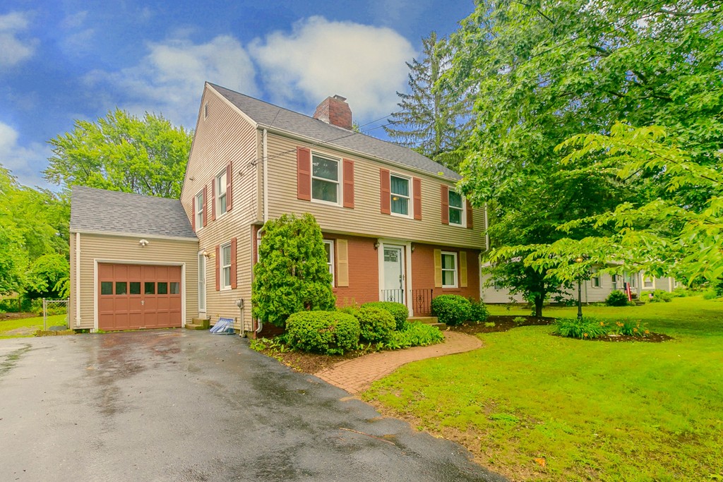 131 Harkness Avenue Springfield, MA 01118 - Photo 1 of 27 Gallery Image 1
