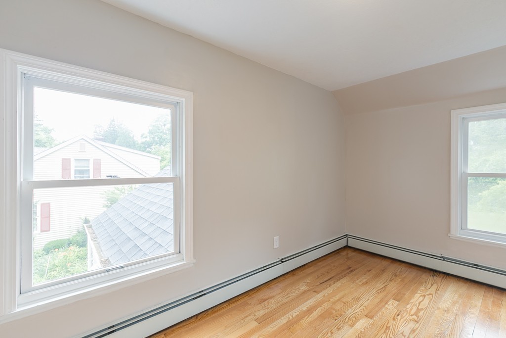 131 Harkness Avenue Springfield, MA 01118 - Photo 17 of 27 Gallery Image 17